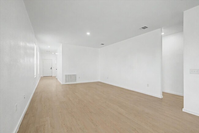 Foto del edificio - 511 Louis Ln