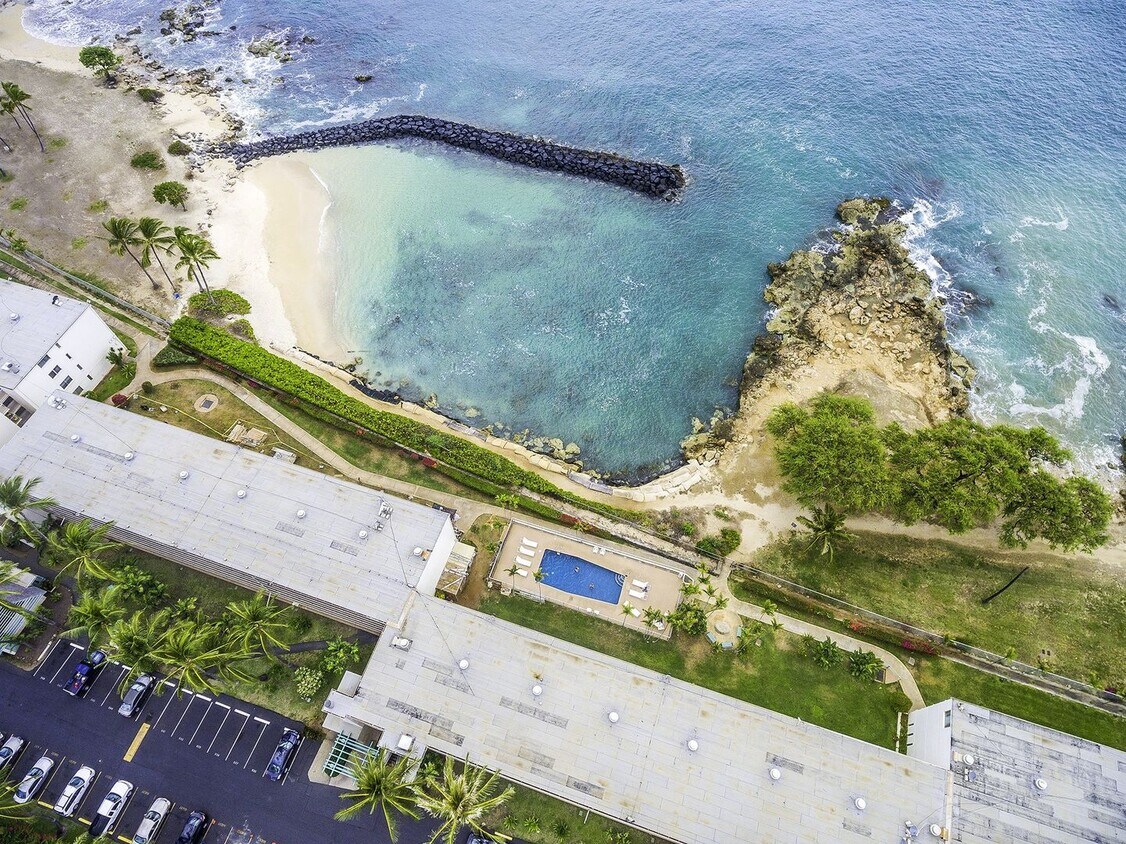 Building Photo - Makaha Surfside