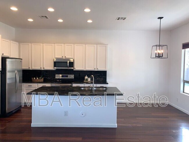 Foto del edificio - 16824 N 63rd St