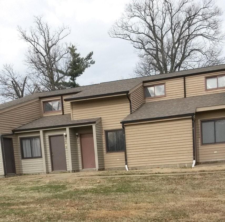 301 Iroquois Dr, Paducah, KY 42001 Townhome Rentals in Paducah KY