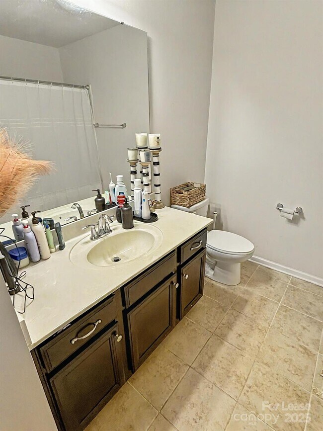 Foto del edificio - 2752 Sawbridge Ln