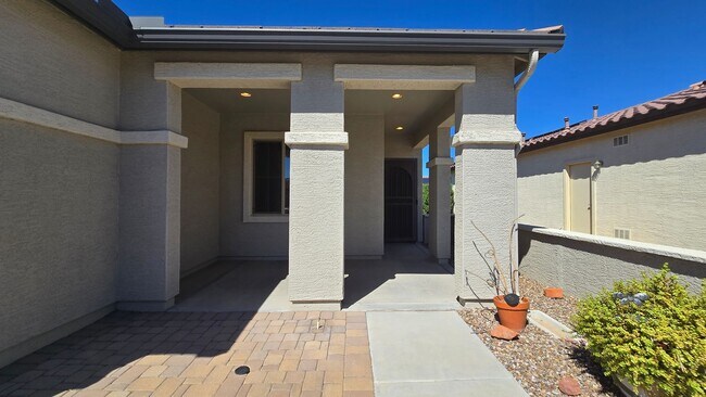 Foto del edificio - Wonderful 55+Home in Guarded Community of Canta Mia in Estrella Mountain Ranch SOLAR INCLUDED!