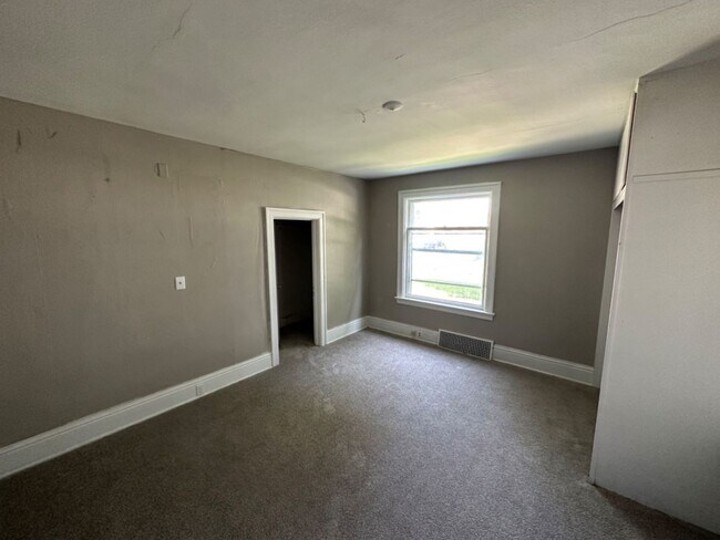 Building Photo - 727-729 Kentucky Ave. (Duplex)