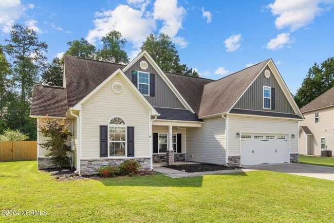Building Photo - 2909 Oakwood Dr