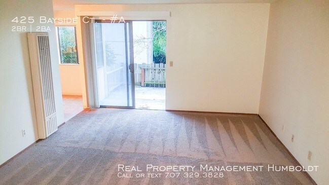 Building Photo - 425 Bayside Ct
