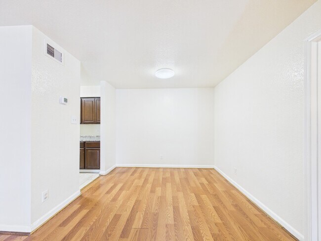 Foto del edificio - 9700 Leawood Blvd