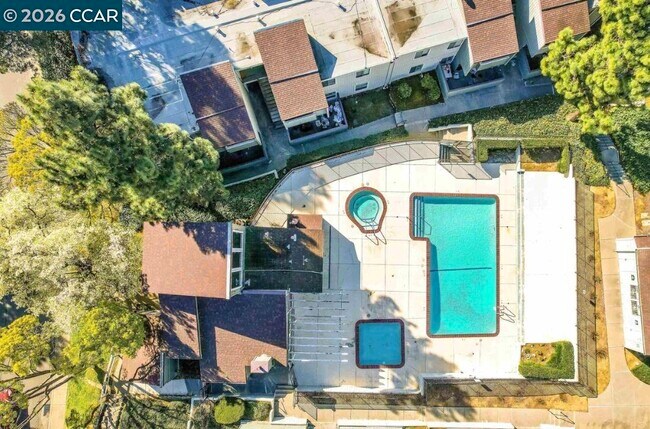 Foto del edificio - 1333 N Camino Alto