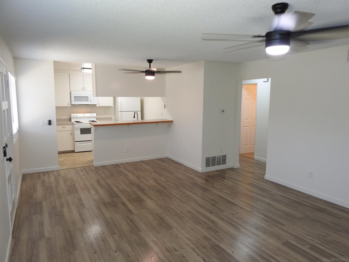 Primary Photo - 12116 Wintergreen Dr