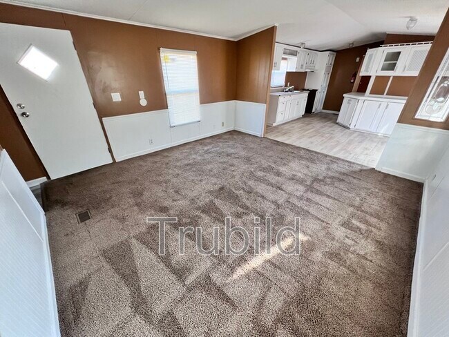 Foto del edificio - 72 Somerset Dr