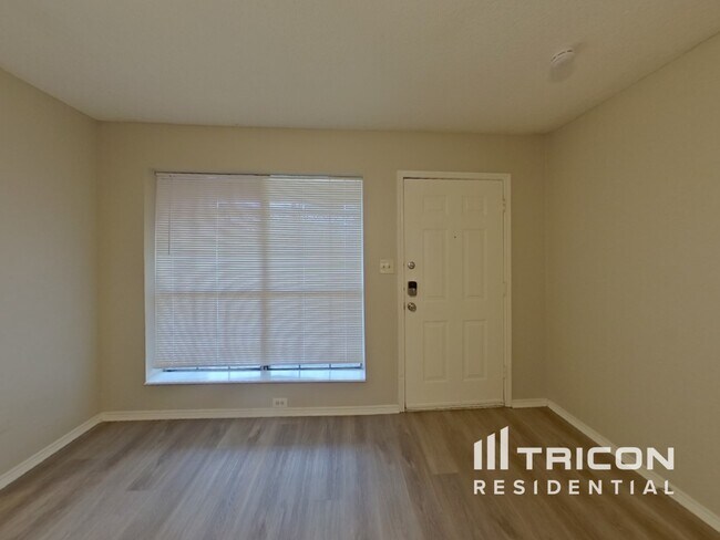 Foto del edificio - 7828 Texridge Dr