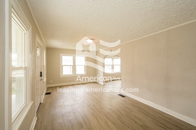 Foto del edificio - 320 E Southern Ave