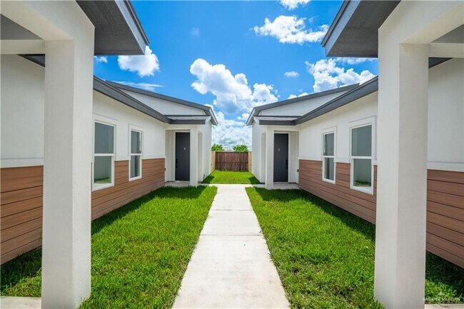 Building Photo - 26 Hidalgo Cir