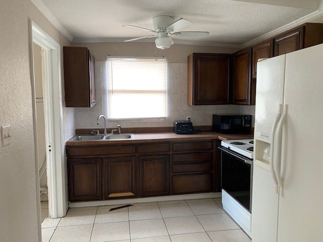 Photo - St Petersburg, SFH 3 beds/1 bath Laundry inside Apartment