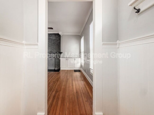 Foto del edificio - 786 E Main St