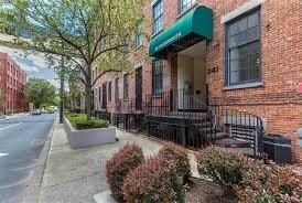 Primary Photo - 341 Monmouth St