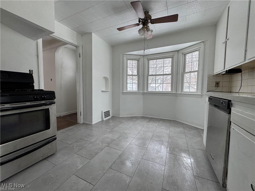 3678 W 140th St Cleveland, OH 44111 – photo 2