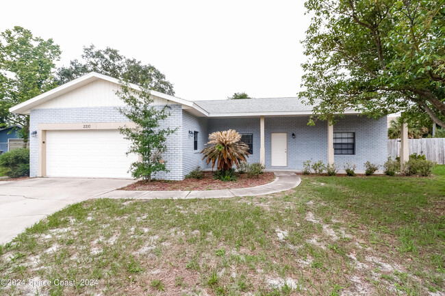 Building Photo - 2210 Alexander Dr