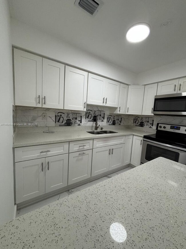Foto del edificio - 1201 NW 79th Terrace
