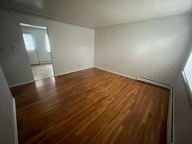 Photo - 2516 Quay St Apartment