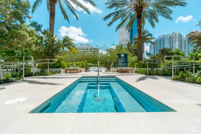 Building Photo - 951 Brickell Ave