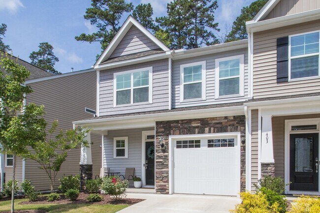 Foto del edificio - Spacious, Stylish & Move-In Ready! 3BR End Unit Townhome in Durham