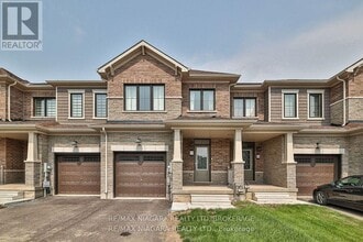 Building Photo - 77 Keelson St