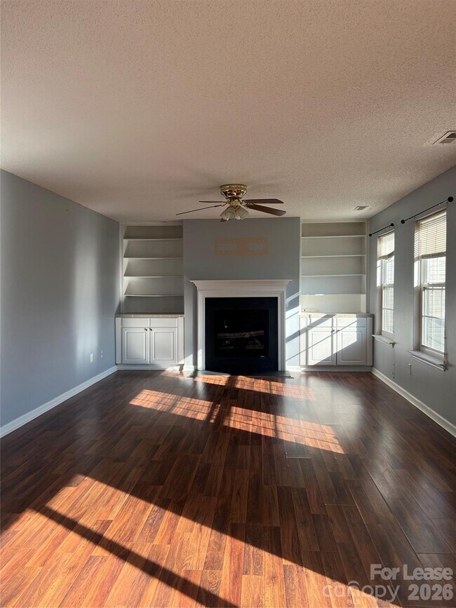 Foto del edificio - 4006 Shadow Pines Cir