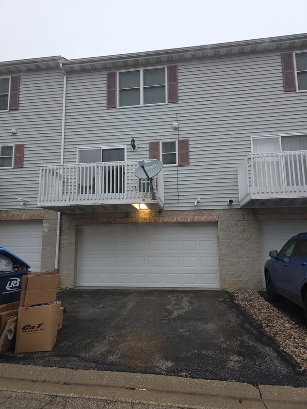 Building Photo - 234 W Kyra Ln