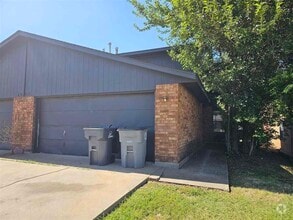 Building Photo - 4032 NW Ozmun Ave