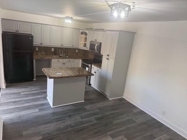 Foto del edificio - 724 Springdale Cir