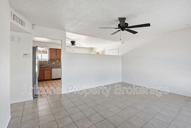 Foto del edificio - 3635 E Beverly Ln