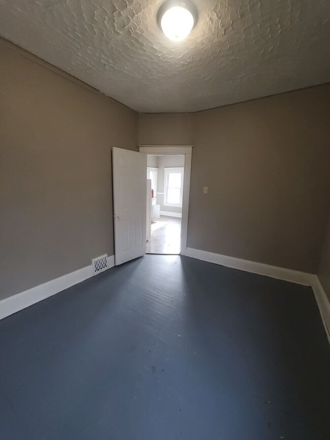 Building Photo - 2403-2405 N 39th St. (Duplex) (ACE PROPERTY)