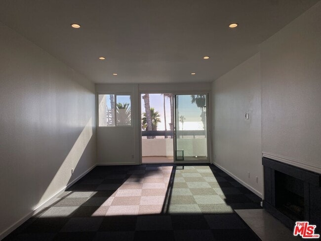 Foto del edificio - 2221 Ocean Ave