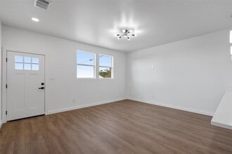 Building Photo - 539 Hackberry Rd