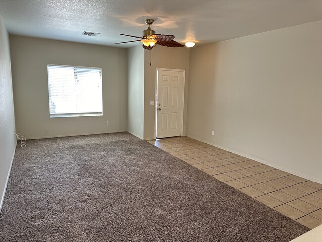 Foto del edificio - 9452 W Jamestown Rd