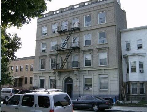 Primary Photo - 1050 Lafayette Ave