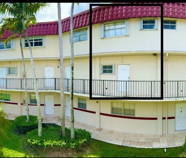 Building Photo - 8650 SW 67th Ave