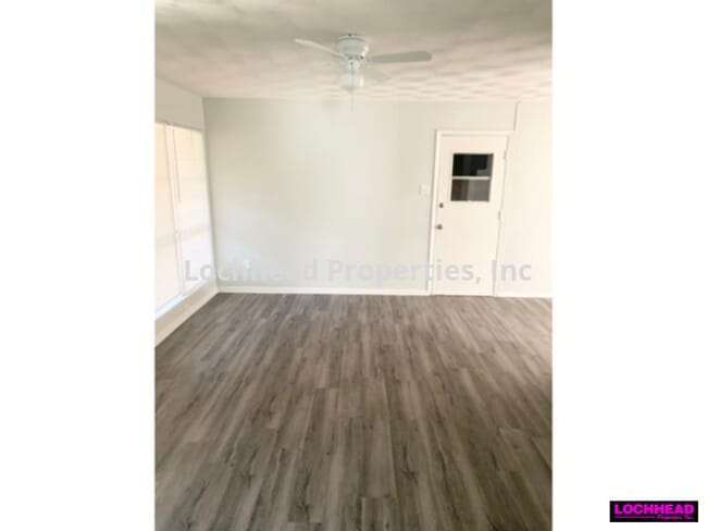 Foto del edificio - **** 4 BEDROOM IN THE TOWN EAST SUBDIVISIO...