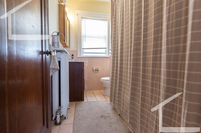 Foto del edificio - 9/1 Huge 4BR/2BA near Comm Ave, Brighton C...