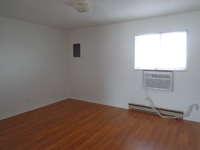 Foto del edificio - 712 Cedar Dr