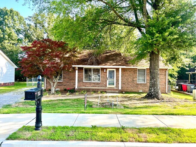 Building Photo - 763 Needmore Rd