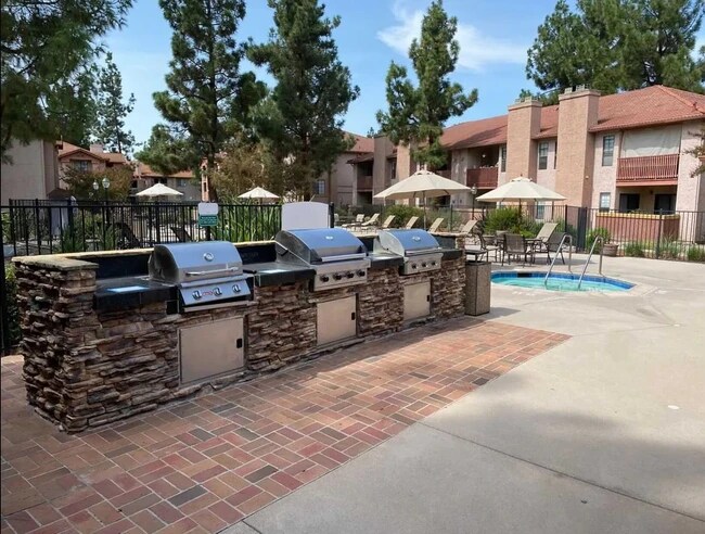 BBQ/Jacuzzi/Pool - 12071 Alta Carmel Ct
