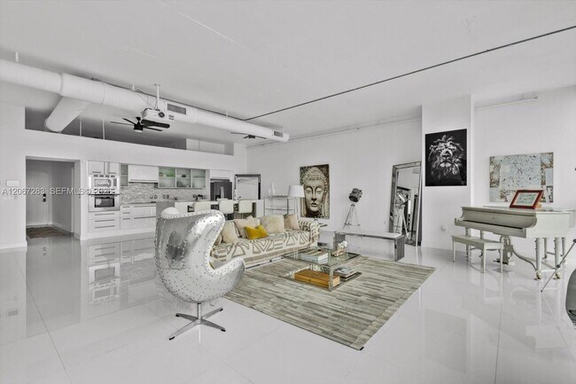 Foto del edificio - 7934 West Dr