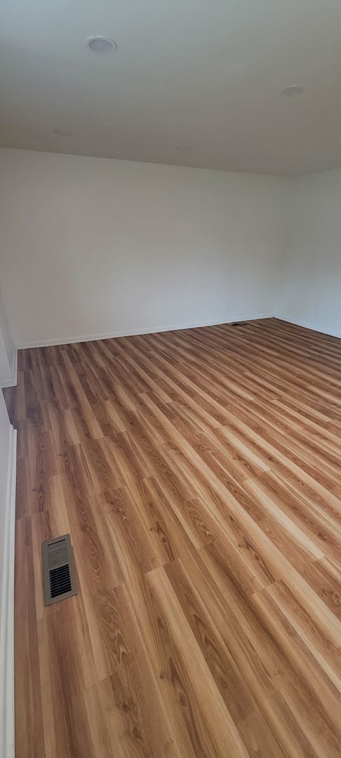 Foto del edificio - 8108 Summerdale Ave