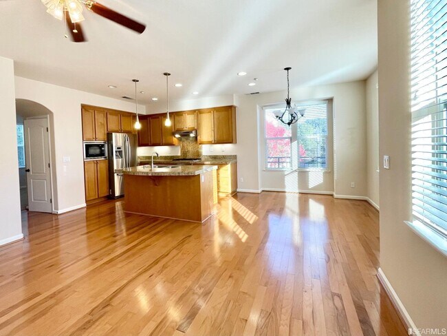 Building Photo - 6050 Hillbrook Pl