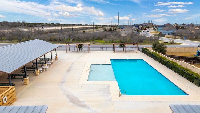 Foto del edificio - Discover Elevated Living at Hunters Ranch!