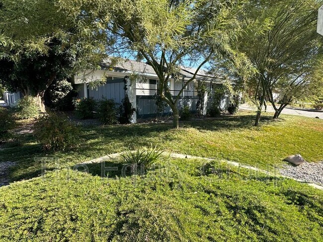 Foto del edificio - 1522 W Monte Vista Ave