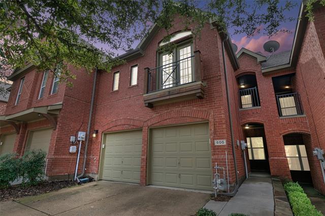 Building Photo - 600 Mozart Way