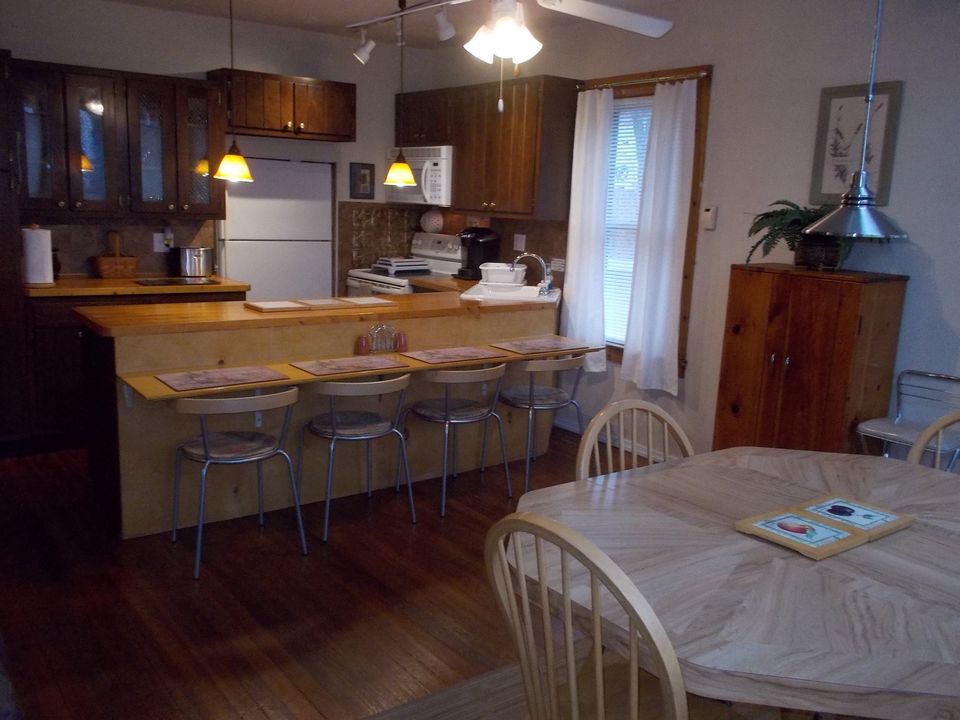 21 1/2 Jackson St, Ansonia, CT 06401 House Rental in Ansonia, CT