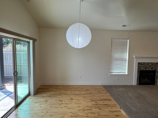 Building Photo - 2435 Bridgewater Way
